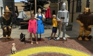 Children with Wizard of Oz characters