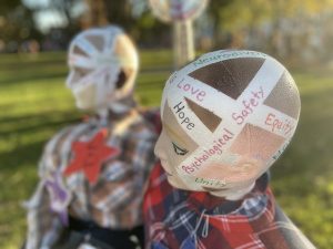 Dummies with words on their heads